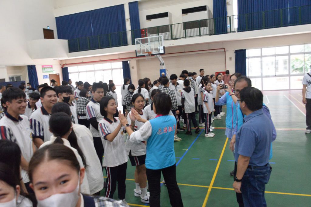 吉安鄉長游淑貞化仁國中    祝褔學子們青年節快樂  擘畫技藝生未來發展插图6