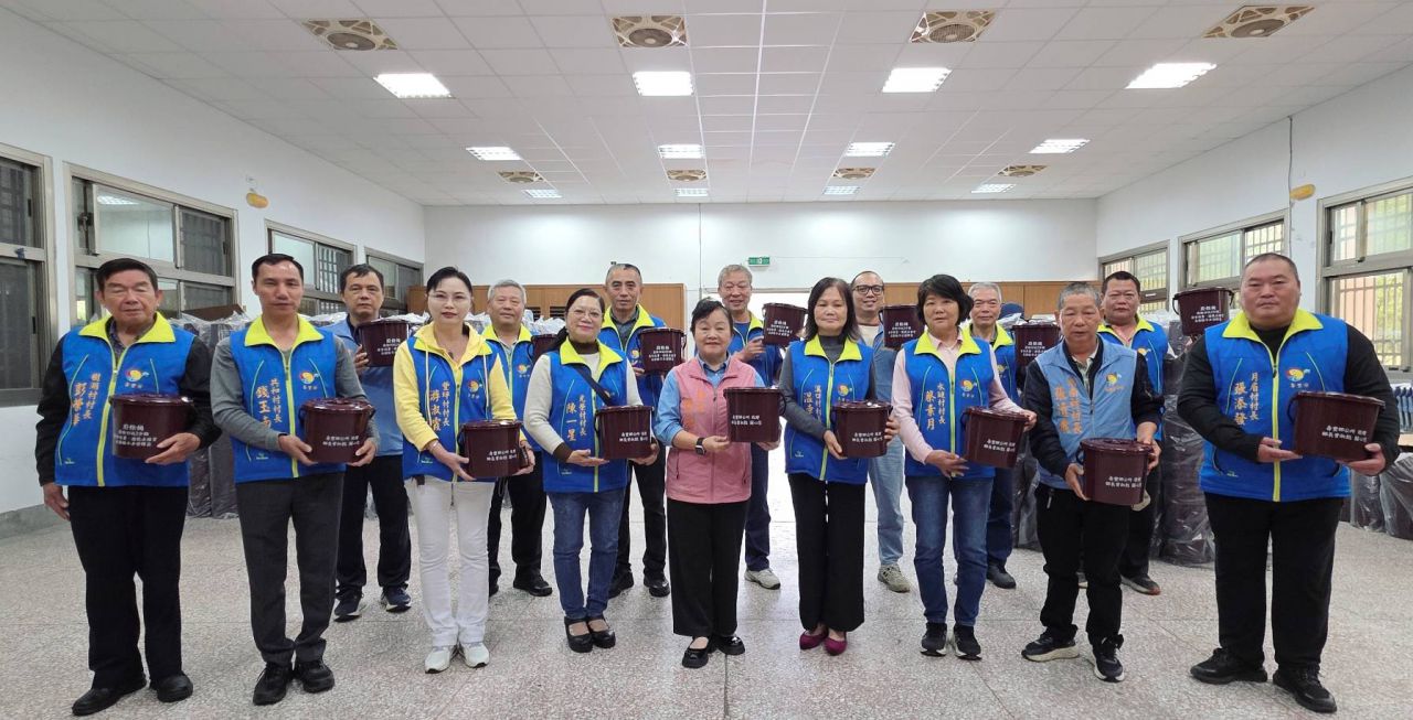 壽豐鄉長曾淑懿    推垃圾、廚餘分類    購廚餘桶送家戶缩略图