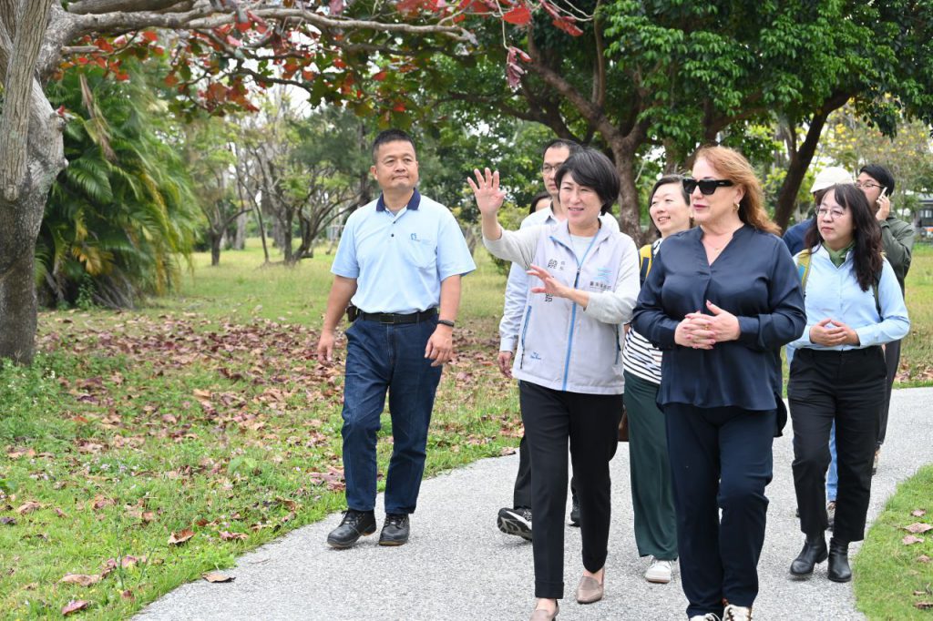 國際級認證     IPA主席訪臺東森林公園    讚「烏頭翁遊戲場」為兒童友善城市典範插图1