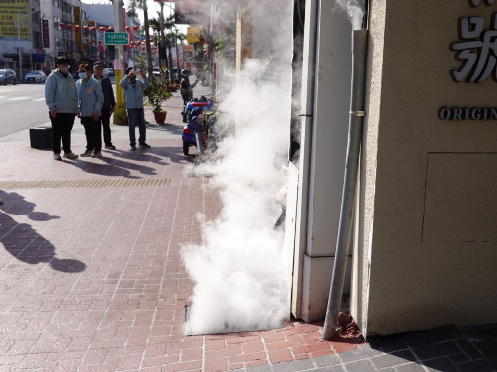 花蓮市展開全市環境消毒作業　清溝搭配防疫守護市民健康插图1