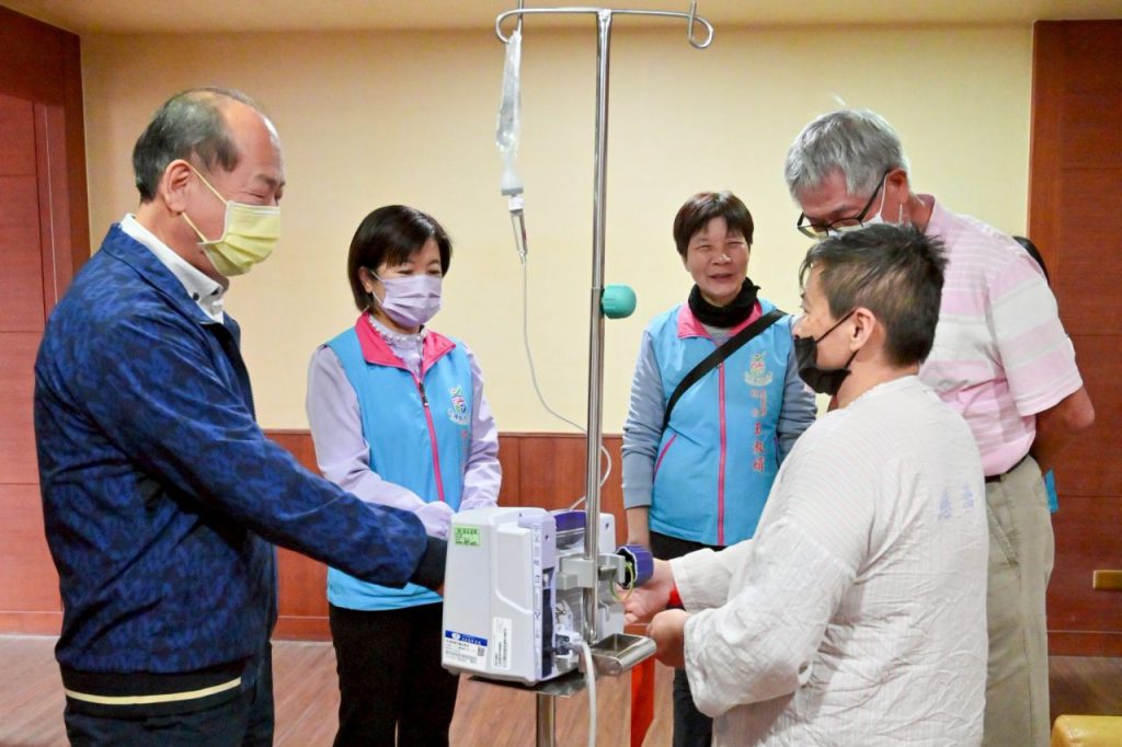 吉安鄉長游淑貞偕企業善心   攜仁愛急難救助金送暖  探視急難個案插图1