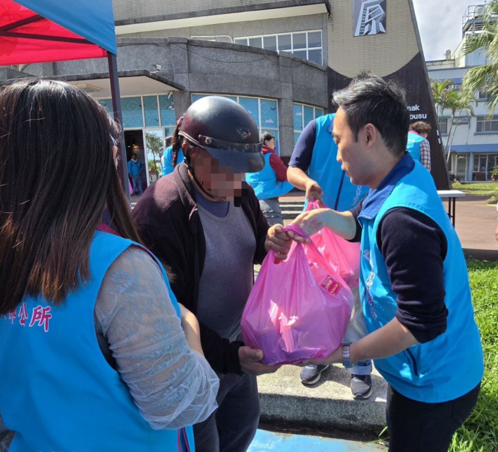 吉安鄉長游淑貞轉贈農糧署撥放戰備米    挹注弱勢插图1