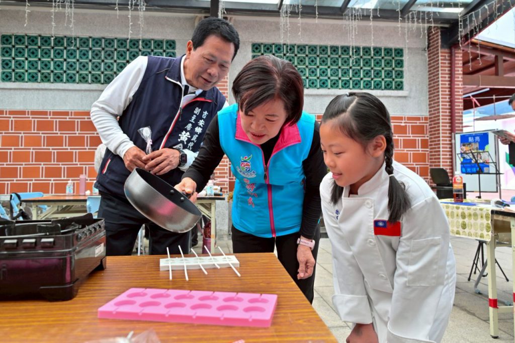 吉安鄉創意「星空棒棒糖」藝術體驗營    陪伴星兒遨遊晶瑩剔透的糖果世界插图1