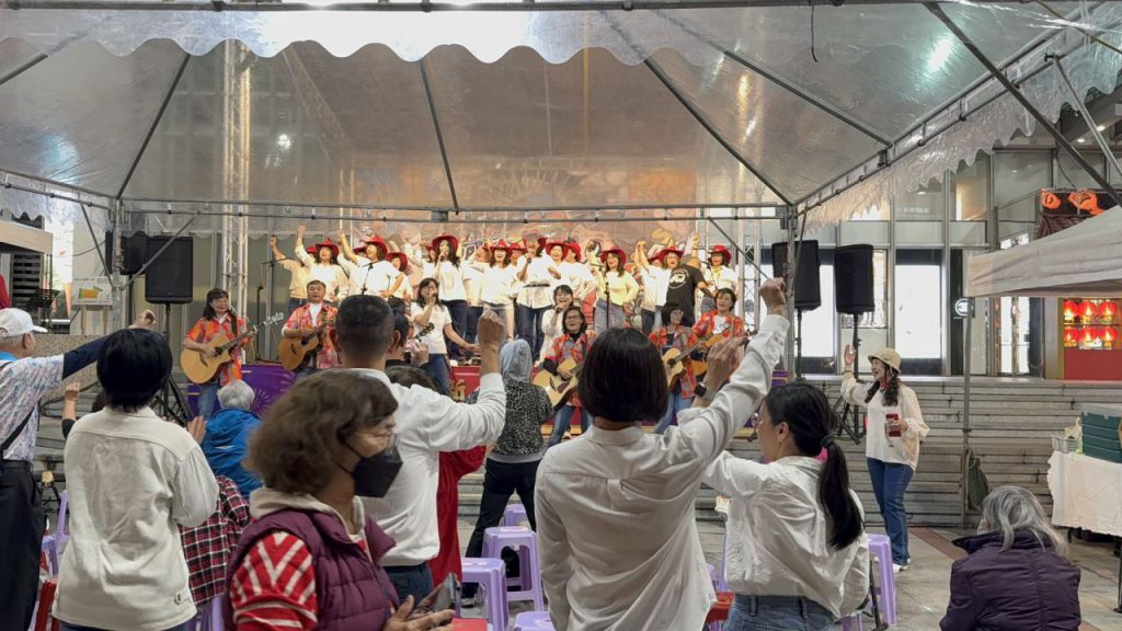 女媧不補天 一起來唱歌 客家愛樂協會嗨翻遠百廣場插图5 女媧不補天 一起來唱歌 客家愛樂協會嗨翻遠百廣場插图5