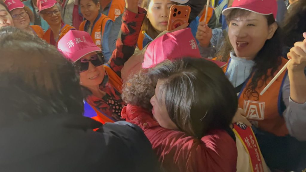 獲國民黨提名參選縣長 游淑貞返花鄉親自發迎接 高呼凍蒜插图2 獲國民黨提名參選縣長 游淑貞返花鄉親自發迎接 高呼凍蒜插图2