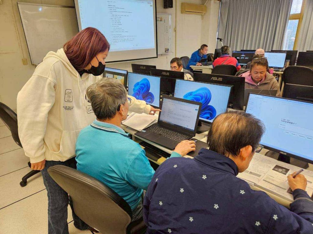 臺東縣府融合式AI培力    職訓證照班因應數位浪潮插图1