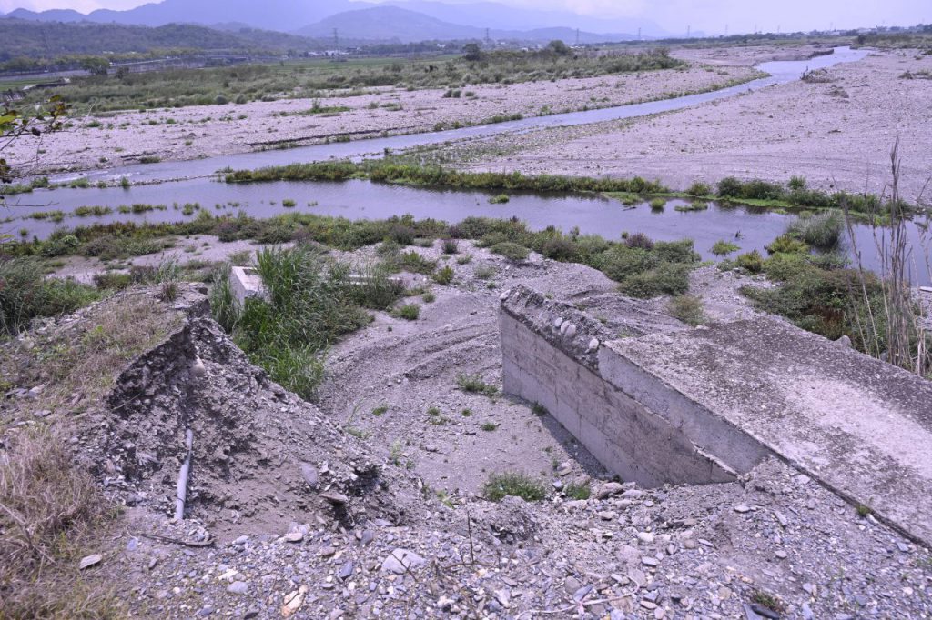 徐榛蔚赴卓溪鄉石平部落 關心農路現況 工程計畫本月提送中央審查插图2 徐榛蔚赴卓溪鄉石平部落 關心農路現況 工程計畫本月提送中央審查插图2