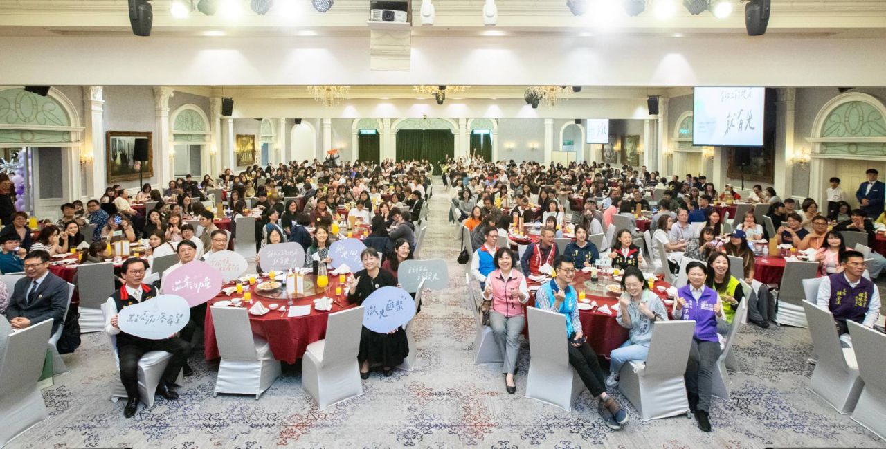 「熱血 ON LIGHT」花蓮社工日    縣府表揚一線社工缩略图