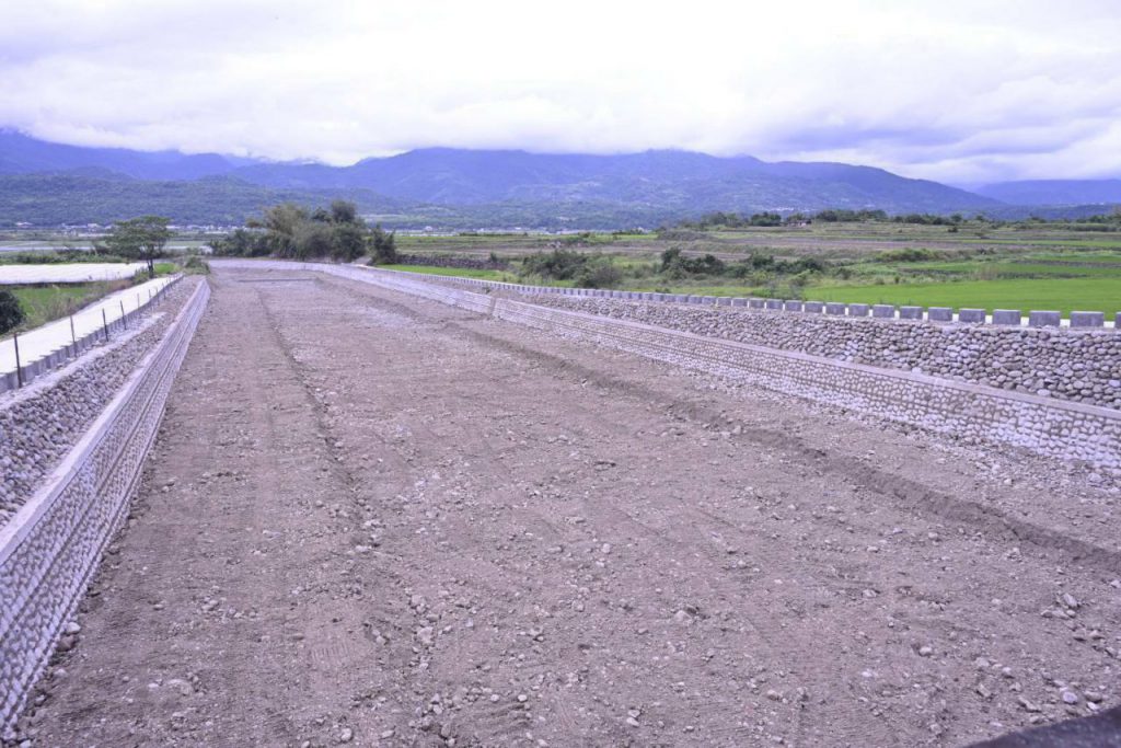 徐榛蔚視察玉里鎮觀音排水、杜風排水工程 預計今年4月底完工插图 徐榛蔚視察玉里鎮觀音排水、杜風排水工程 預計今年4月底完工插图