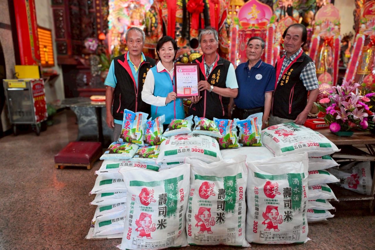 玄武宮捐贈1300斤白米助弱勢缩略图