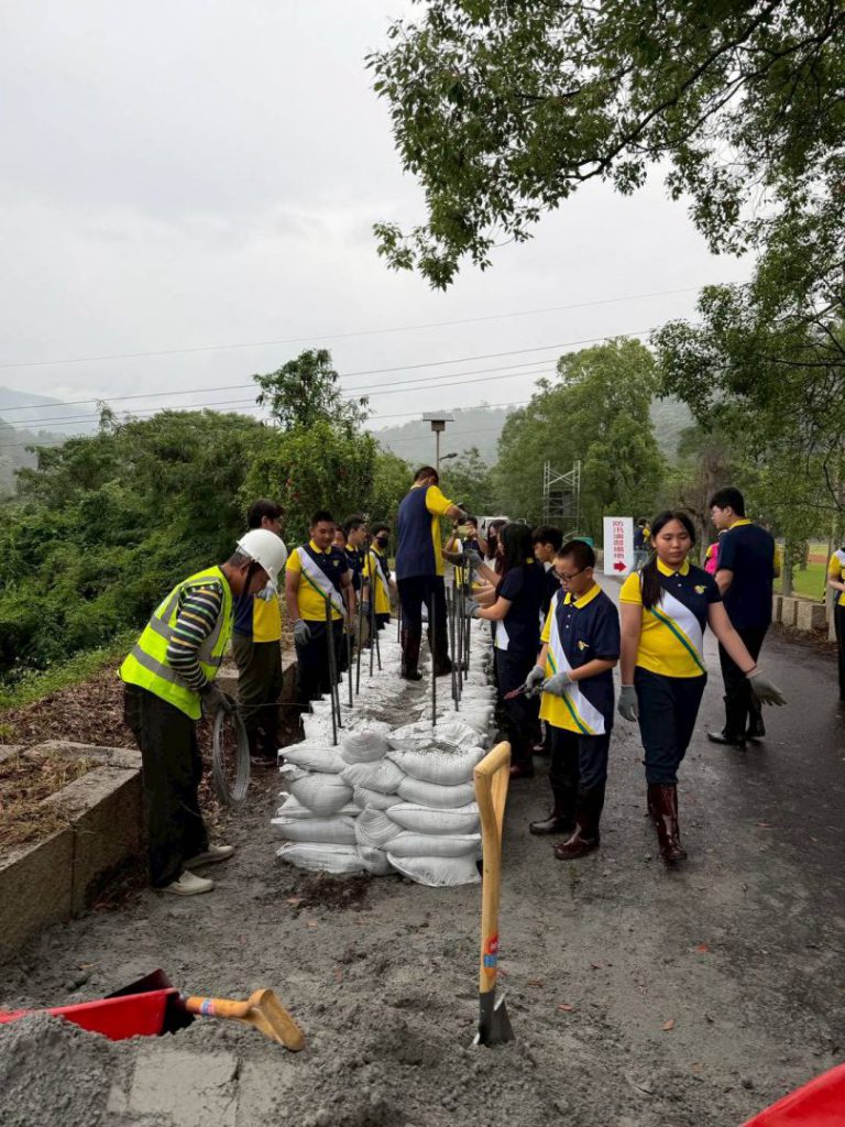 壽豐鄉防汛演習　曾淑懿：防汛首創結合無人機通訊、防水檔板、溪流救災插图1