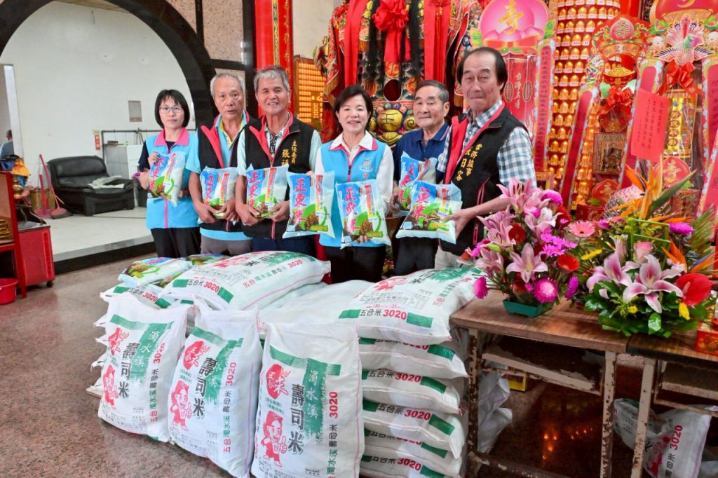 玄武宮捐贈1300斤白米助弱勢插图