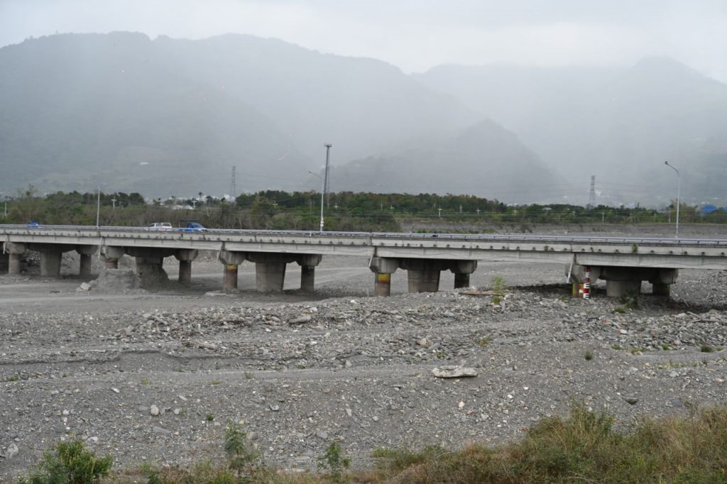 饒慶鈴視察   太平溪疏濬、臺東高中周邊人行環境改善工程插图