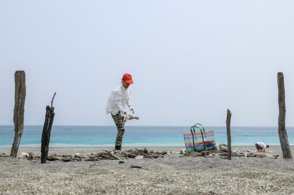 以石為語     國際藝術家七星潭與山海對話插图3