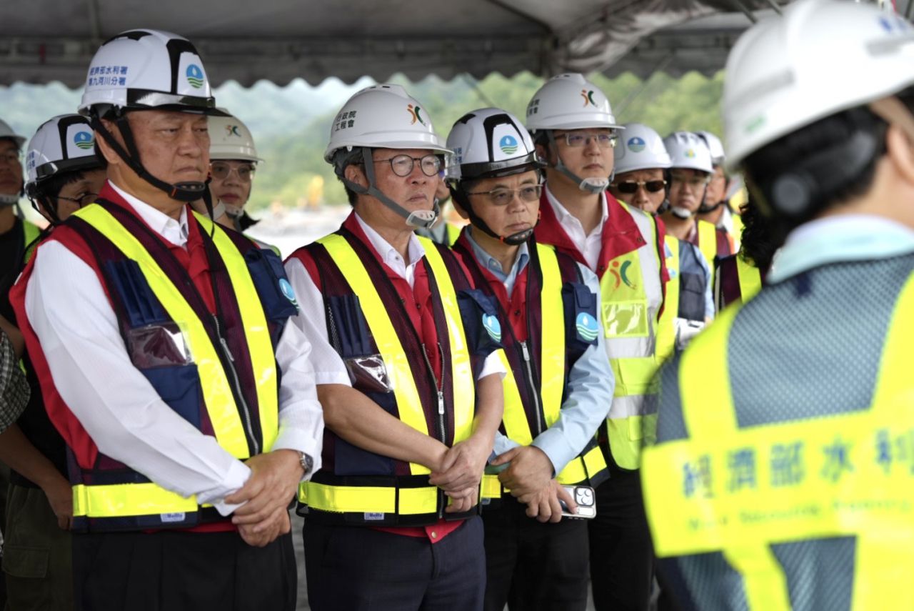 落實汛期前整備    行政院政委視察馬太鞍溪復建工程缩略图
