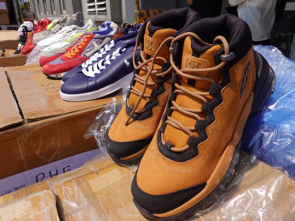 花蓮縣同鄉公益總會贈500雙休閒鞋 暖心致敬清潔隊辛勞插图1 花蓮縣同鄉公益總會贈500雙休閒鞋 暖心致敬清潔隊辛勞插图1