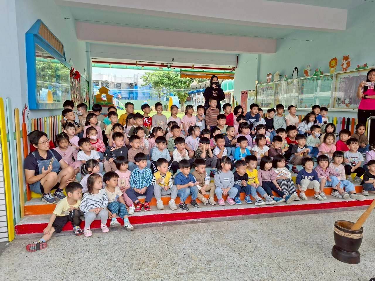吉安鄉幼童「搗麻糬」快樂體驗    鄉長游淑貞再創寓教於樂溫馨兒童節缩略图