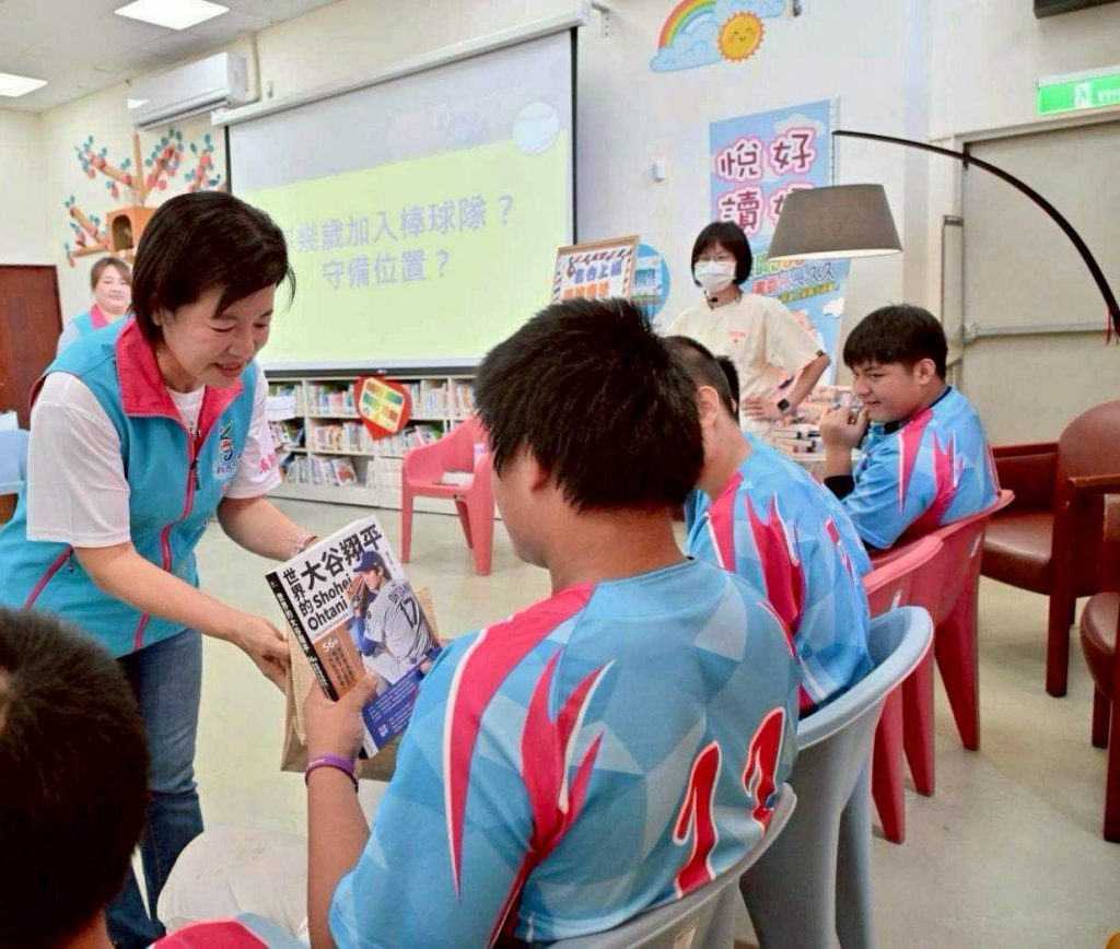 423世界書香日    游淑貞邀吉安國中棒球小將分享熱血圖書插图