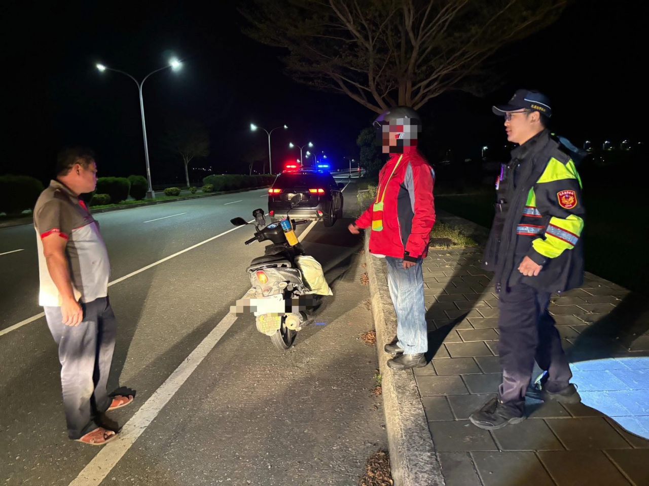 民眾機車故障臺9線　玉警即時伸援解困境缩略图