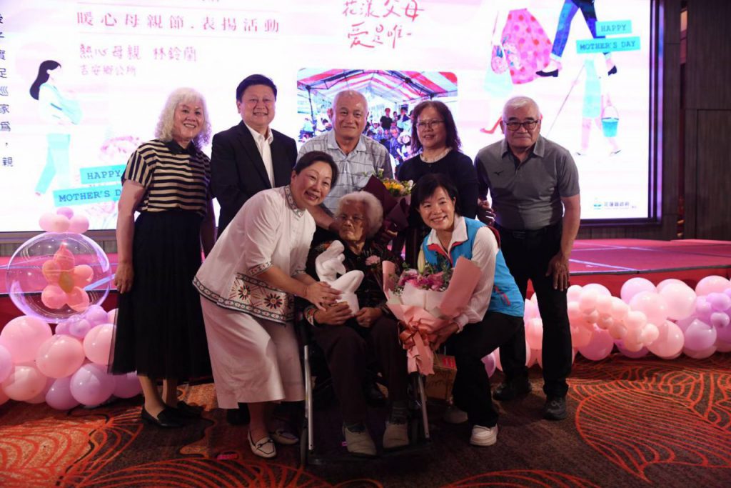 花蓮縣「115年暖心母親表揚大會」 縣長徐榛蔚祝福及表揚 傳遞真摯溫馨插图1