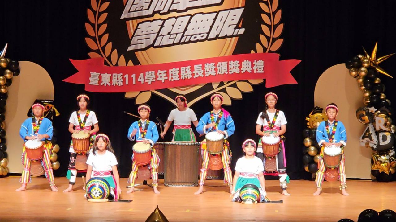 214位國中小畢業生獲縣長獎    饒慶鈴勉學子勇敢追夢缩略图