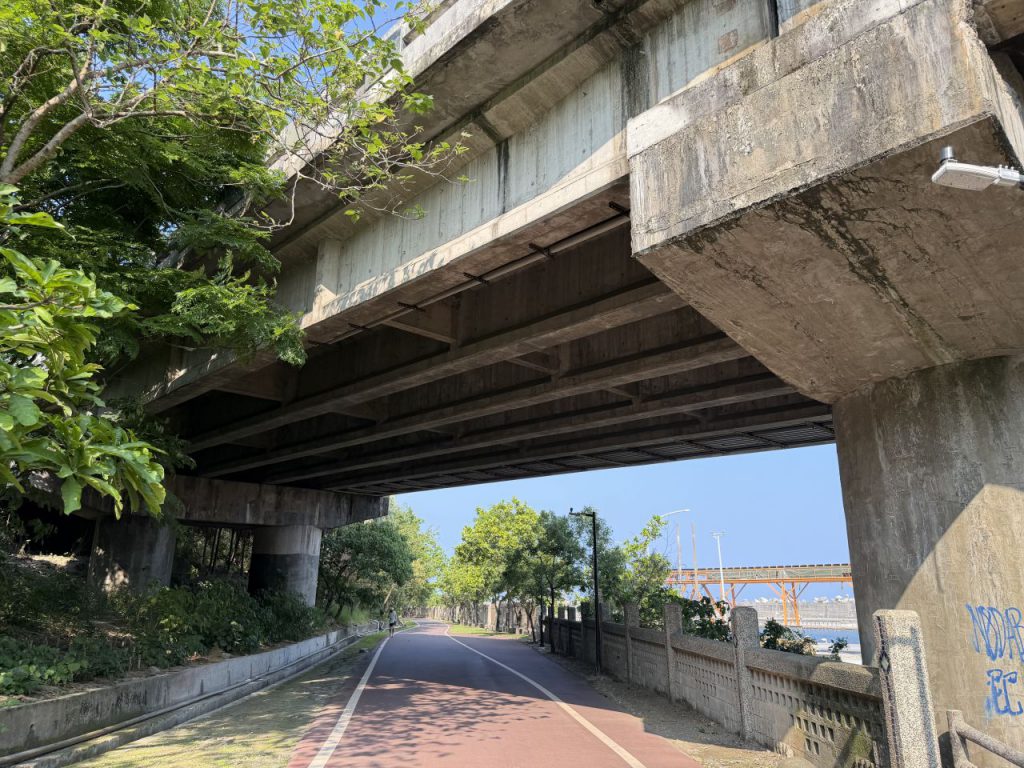 應花蓮港20號橋拆除工程　兩潭自行車道部分路段(鄰近海岸路與忠義二街交叉口)5月20日起封閉　插图
