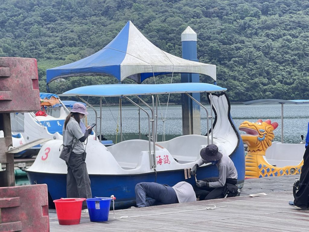 安全第一、產業並重     縣府鯉魚潭關心浮具檢測進度插图