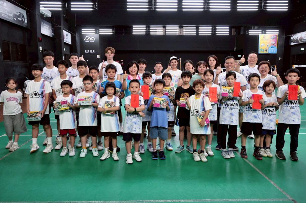 「洄瀾羽之鷹」香川青少年國際羽球公開賽奪冠    游淑貞貼紅榜表揚插图1