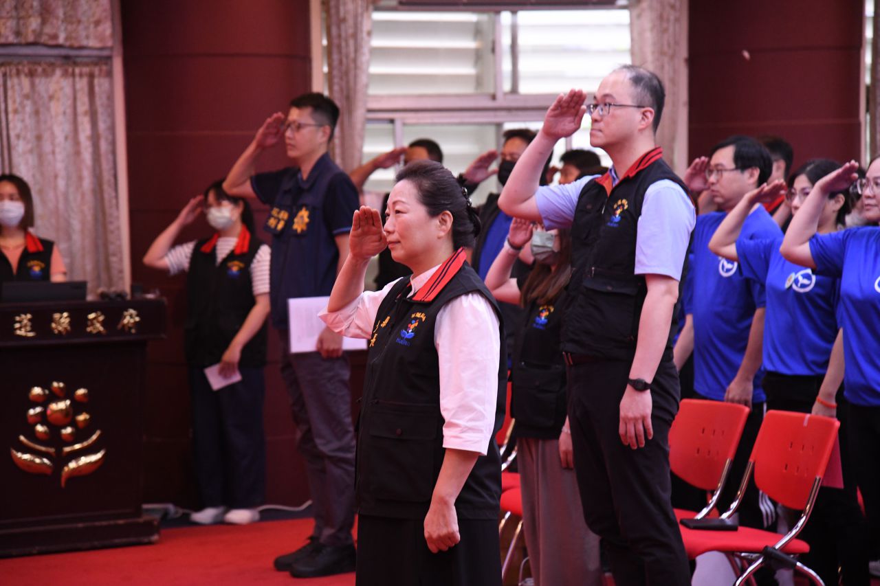 花蓮縣政府5月份升旗典禮　表揚業務達人與圓夢團隊缩略图