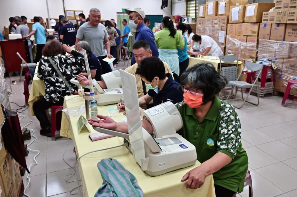 吉安鄉公所安排醫護團隊為清潔隊員健康把關插图1