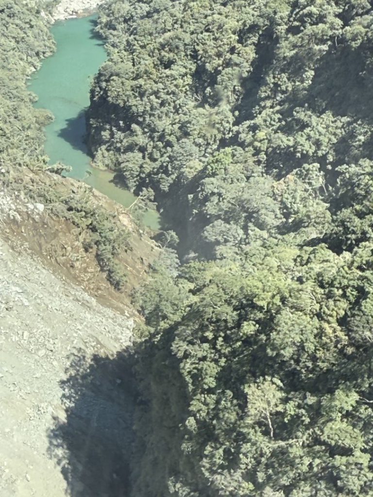 萬里溪上游堰塞湖完成空中勘查   花蓮分署公布初判結果並持續嚴密監控警戒插图
