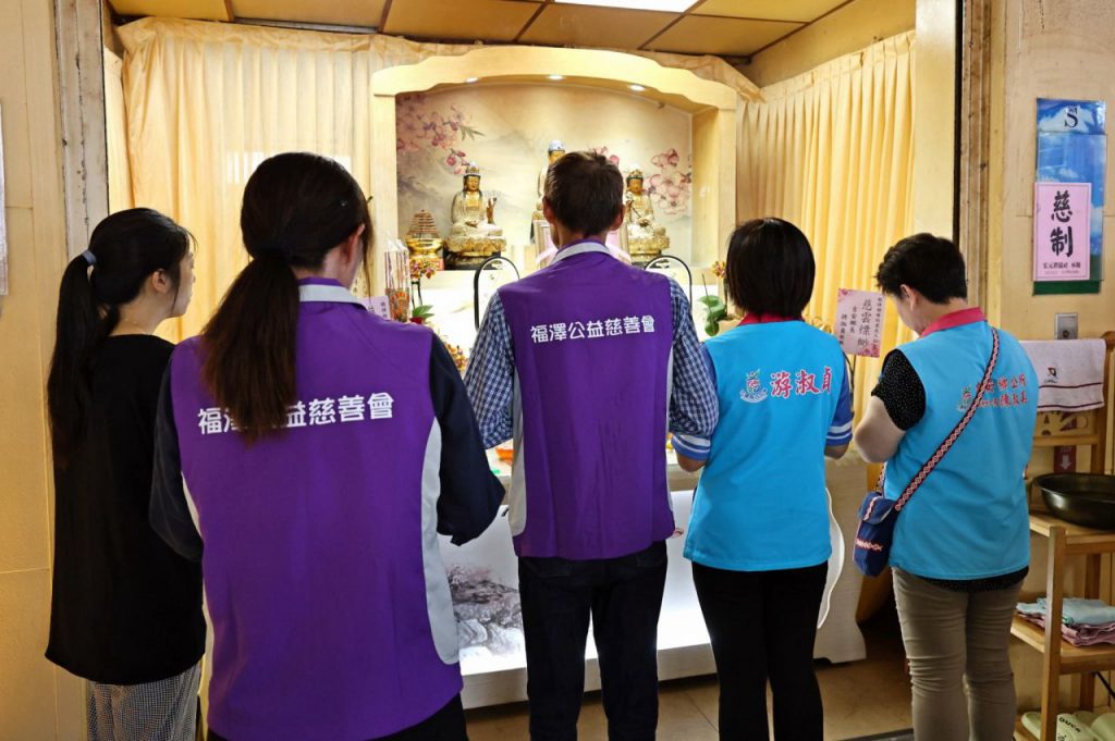 游淑貞陪伴偉大母親向女士走完最後一程插图1