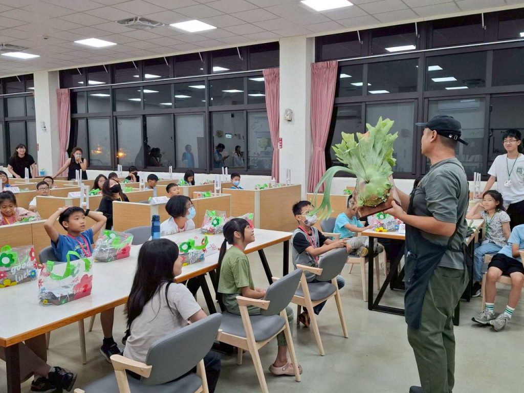 夜宿圖書館 游淑貞展創意 讓鄉圖在陪伴中成為孩子探索世界的堡壘插图 夜宿圖書館 游淑貞展創意 讓鄉圖在陪伴中成為孩子探索世界的堡壘插图