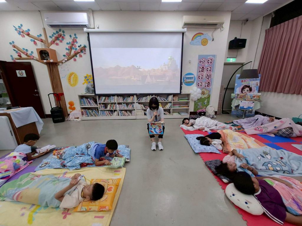 夜宿圖書館 游淑貞展創意 讓鄉圖在陪伴中成為孩子探索世界的堡壘插图3 夜宿圖書館 游淑貞展創意 讓鄉圖在陪伴中成為孩子探索世界的堡壘插图3