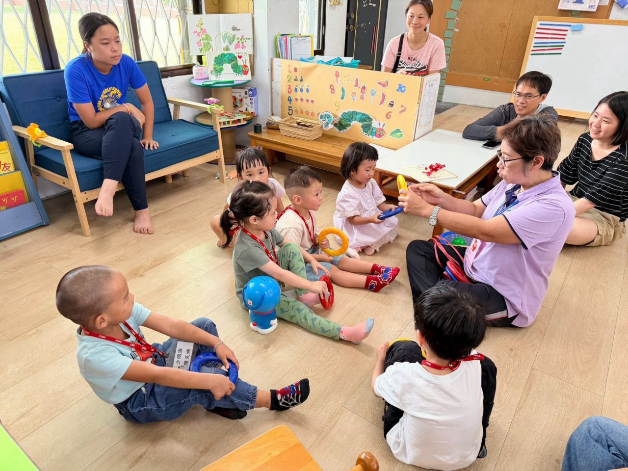 吉安鄉幼新生體驗 幼童齊喊「父親節快樂」缩略图