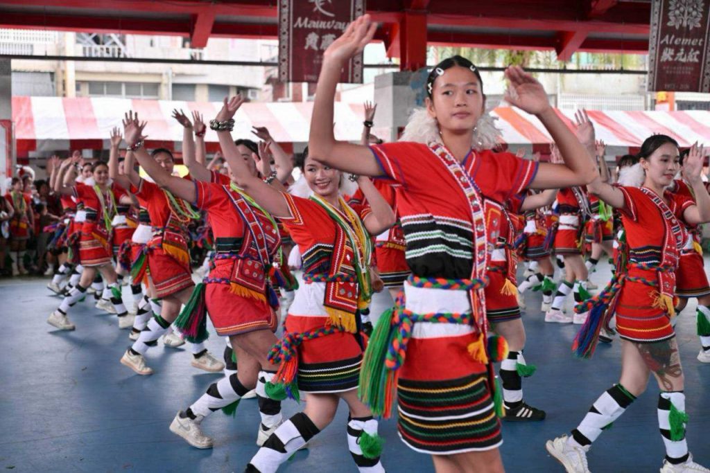 吉安那荳蘭、宜昌部落阿美族豐年祭 游淑貞欣見不同年齡族人傳承文化薪火展現量能插图3 吉安那荳蘭、宜昌部落阿美族豐年祭 游淑貞欣見不同年齡族人傳承文化薪火展現量能插图3