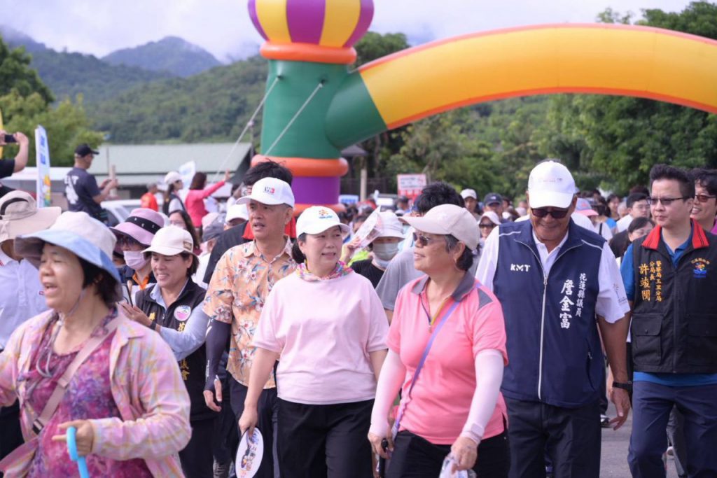 稻浪富里．漫步羅山熱鬧登場   稻浪農舍低碳健走  民眾熱情參與插图3