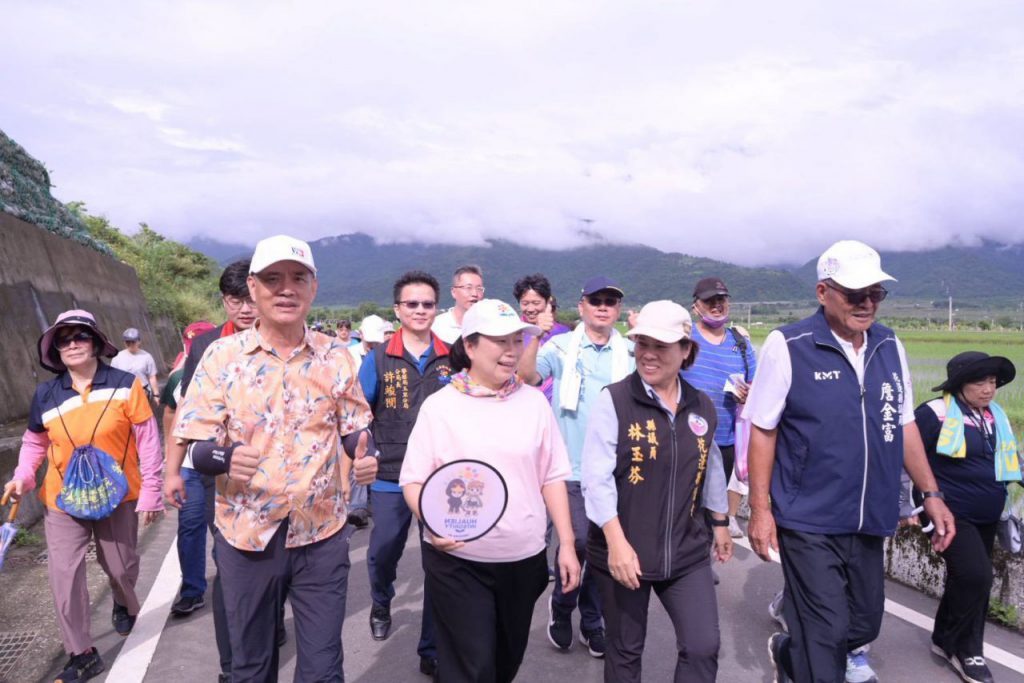 稻浪富里．漫步羅山熱鬧登場   稻浪農舍低碳健走  民眾熱情參與插图4