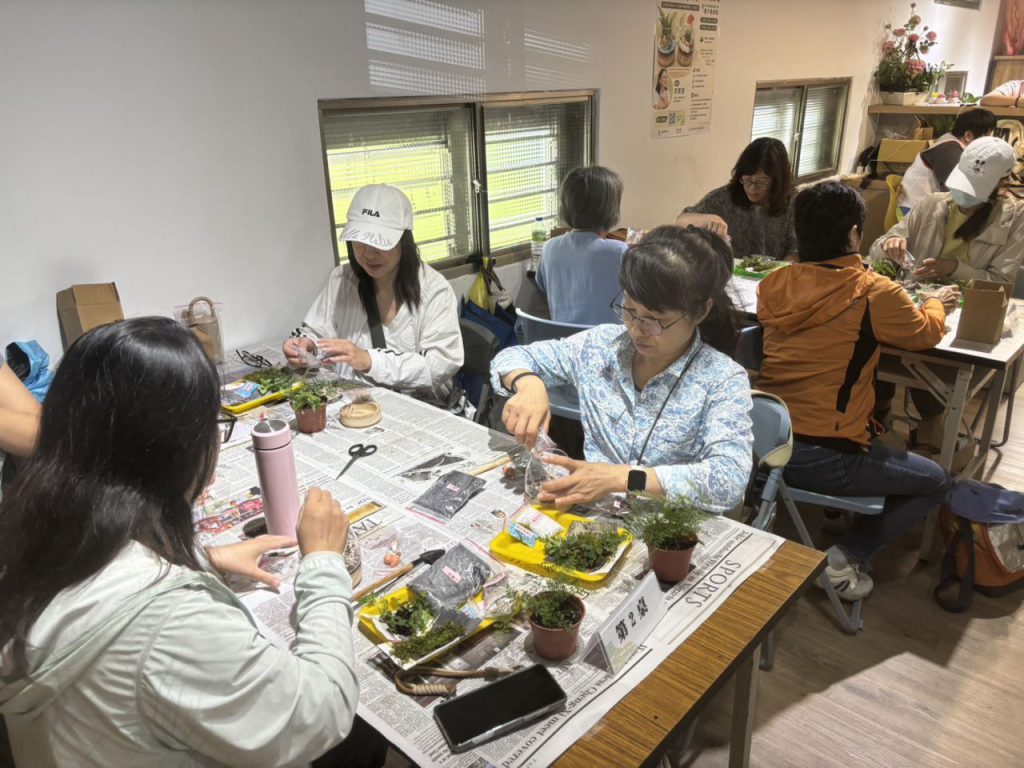 推廣有機農業與生態教育     花蓮縣政府邀民眾打造瓶中的永續森林插图3