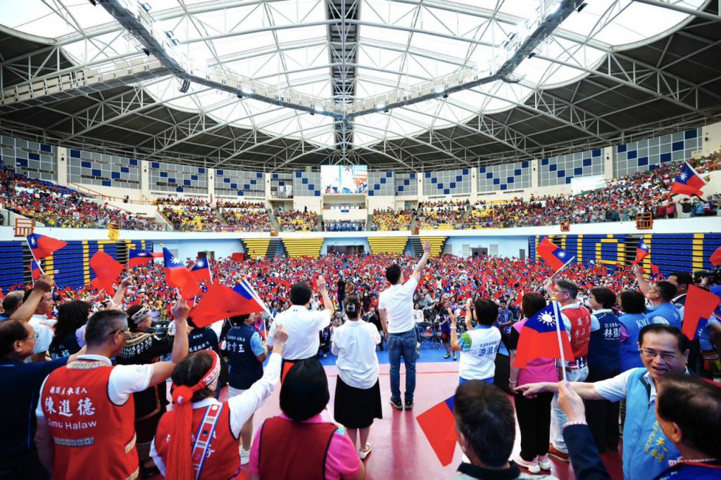 國民黨花蓮萬人團結大   蔣萬安授旗力挺「唯一正藍」游淑貞    五合一全壘打插图3