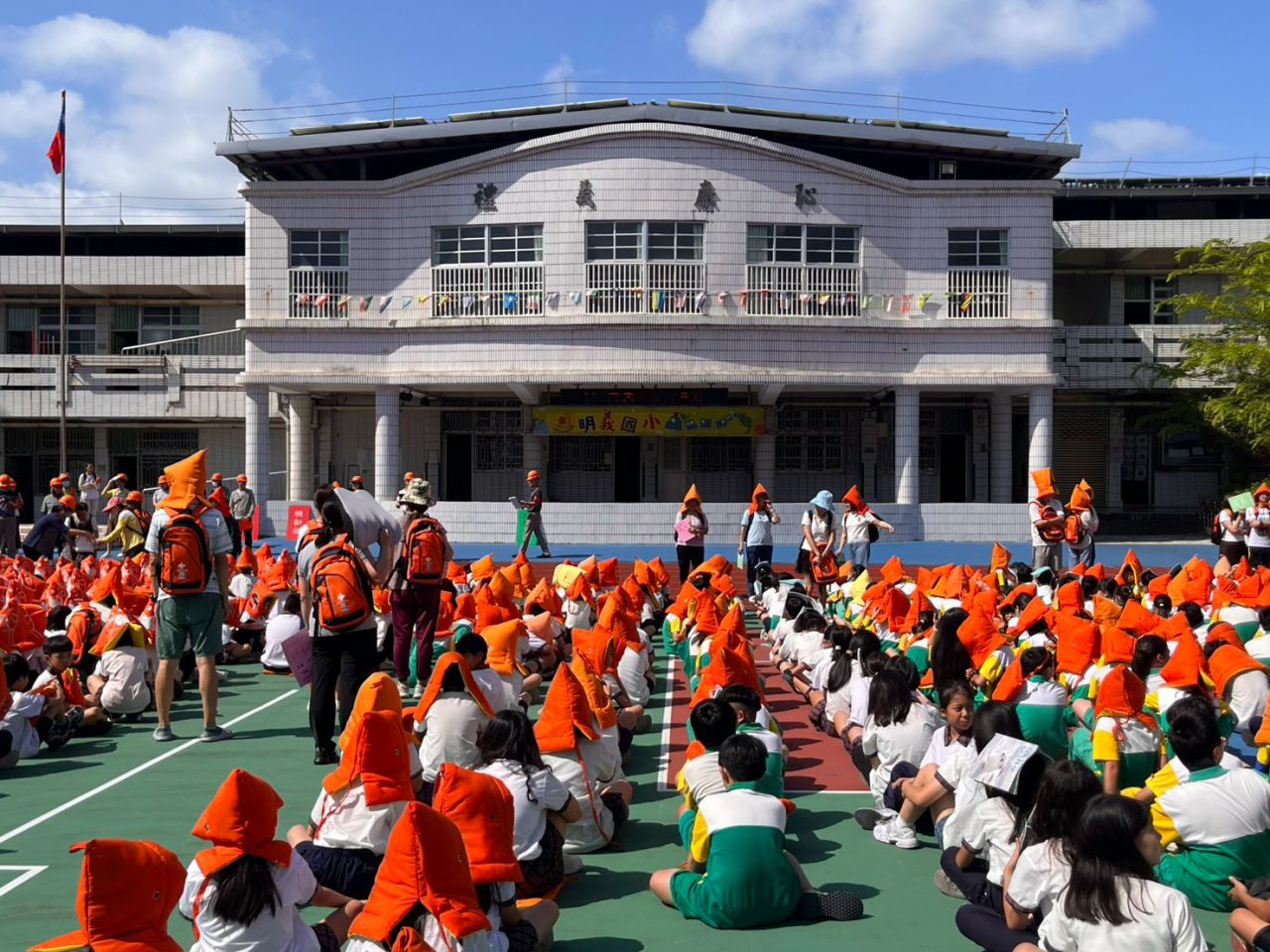 持續強化校園災害應變能力   花蓮縣屬學校於9月21日同步辦理地震避難掩護演練缩略图