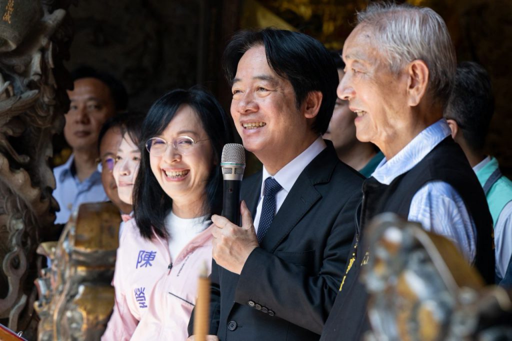 陳瑩陪同賴清德總統參拜台東天后宮   答應總統「三個承諾」插图3