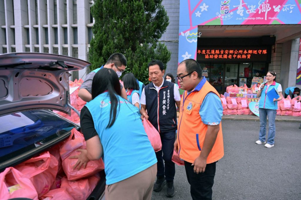 吉安鄉「超人巡守隊」送暖再出發插图1