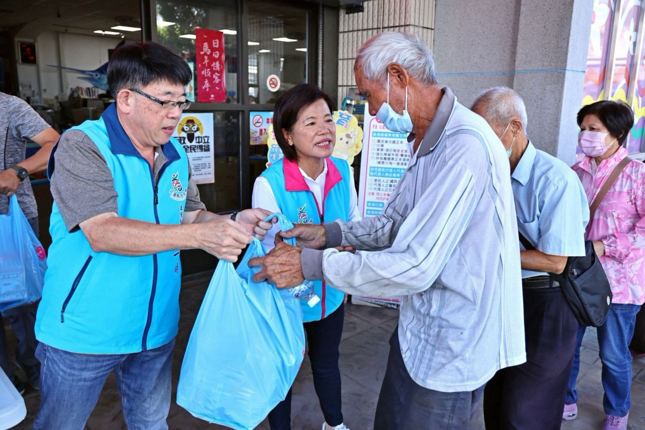 吉安「中秋傳愛，暖心相伴」愛心物資發放缩略图