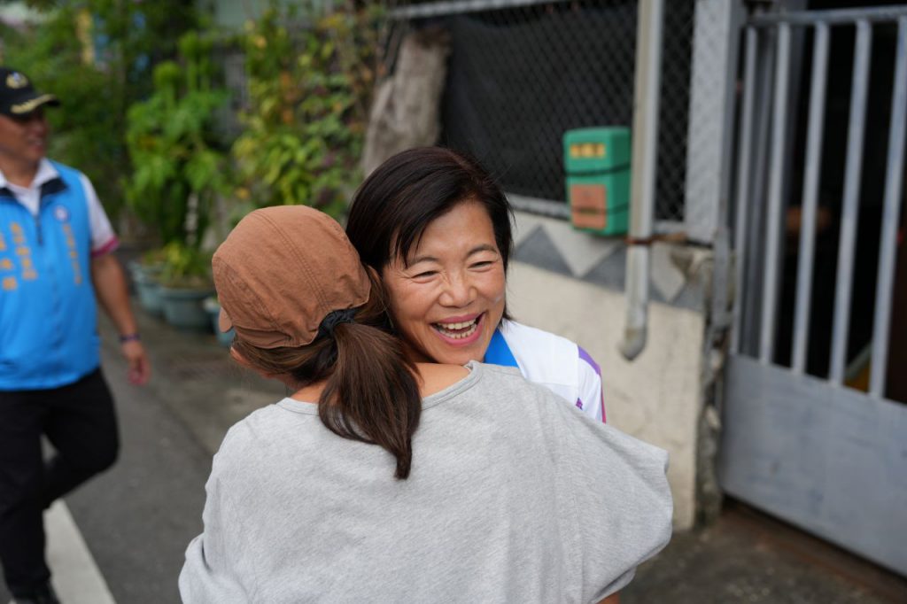 《新聞傳真》一句族語打開心門     游淑貞走進萬榮四村部落     彎下身傾聽族人最深的心聲插图9