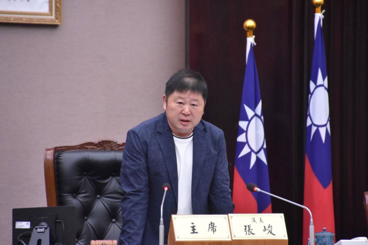 第20屆第8次定期大會開議    議長張峻感謝議員同仁長期傾聽民意為縣政提建言缩略图