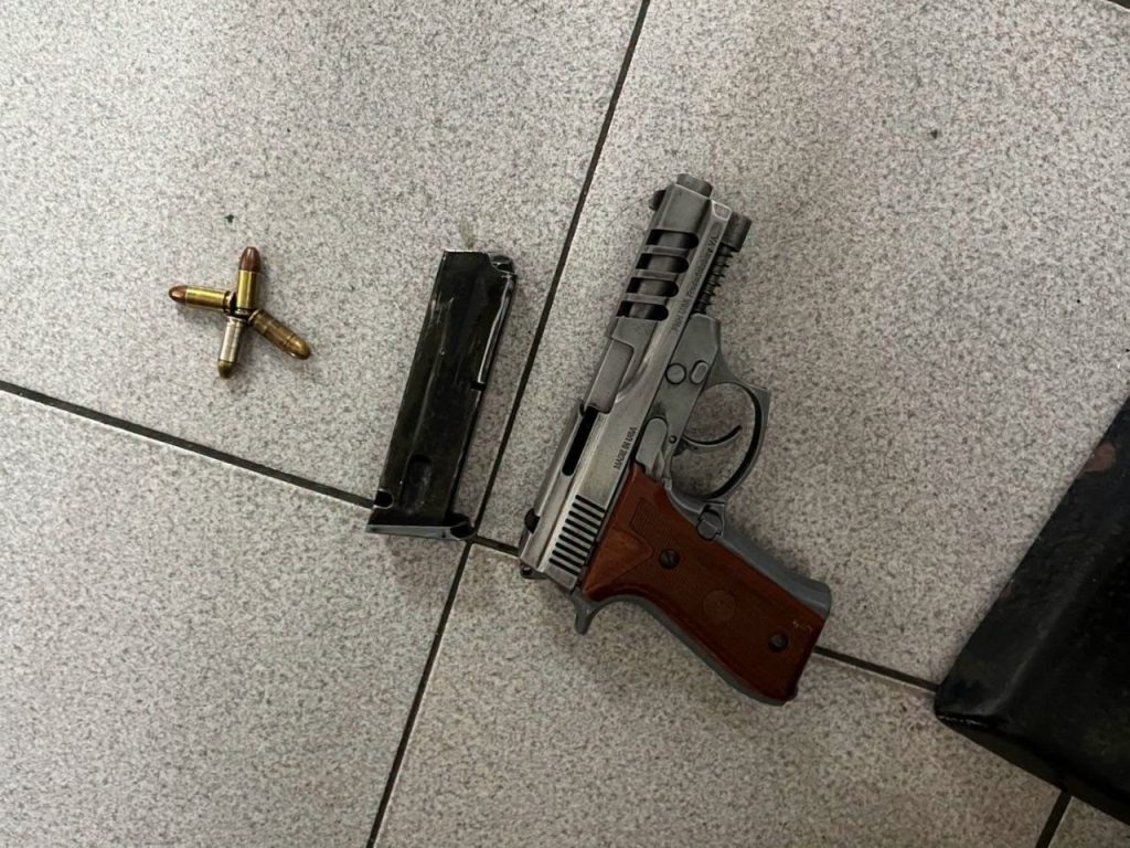 平房巷弄藏黑槍   海巡聯警查獲槍彈插图