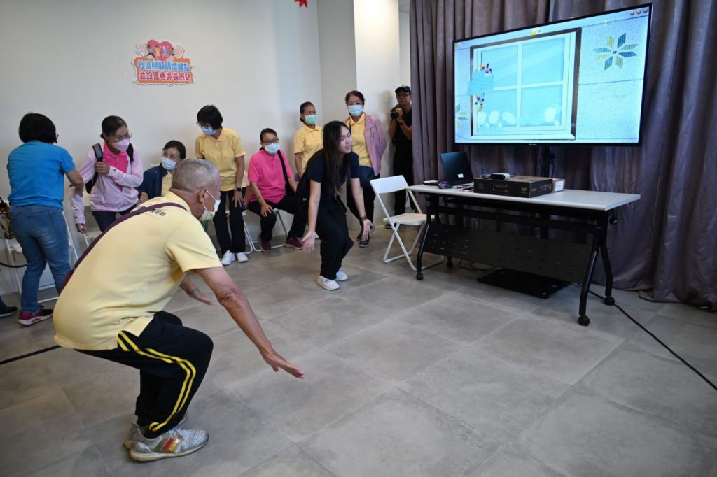 臺東擴大獨居長者關懷 全國首創健身教練走進獨居長者的家插图4 臺東擴大獨居長者關懷 全國首創健身教練走進獨居長者的家插图4