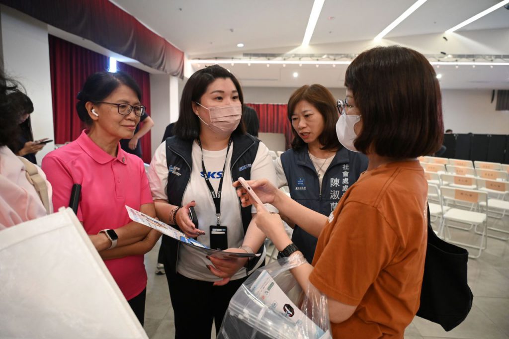 臺東擴大獨居長者關懷 全國首創健身教練走進獨居長者的家插图5 臺東擴大獨居長者關懷 全國首創健身教練走進獨居長者的家插图5