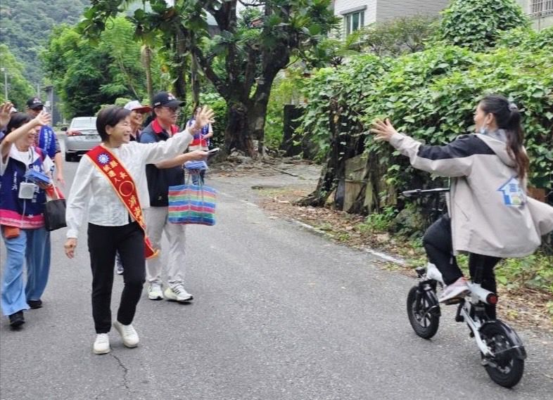 游淑貞深入壽豐池南、光榮拜票缩略图